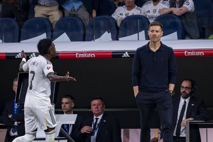 Xabi Alonso and Vinicius Junior during El Clasico | Imago