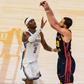 Stephen Curry's comes up clutch as Golden State Warriors ruin 52 points by Shai Gilgeous-Alexander in the victory against Oklahoma City Thunder.