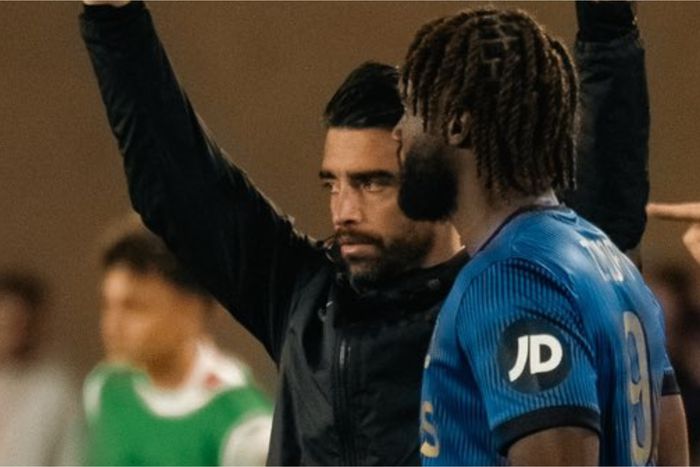 Terem Moffi returns to the pitch for Nice.