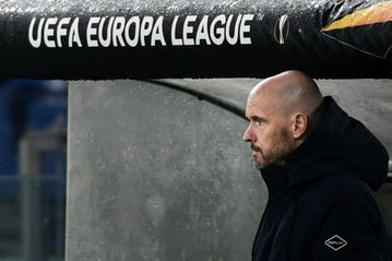 Ten Hag extends Ajax contract to scotch Tottenham rumours