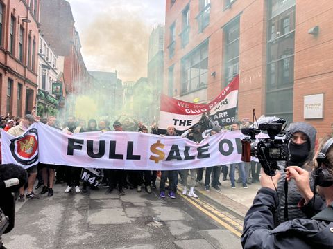 ‘Full sale only’ - United fans protest against the Glazers before Aston Villa clash