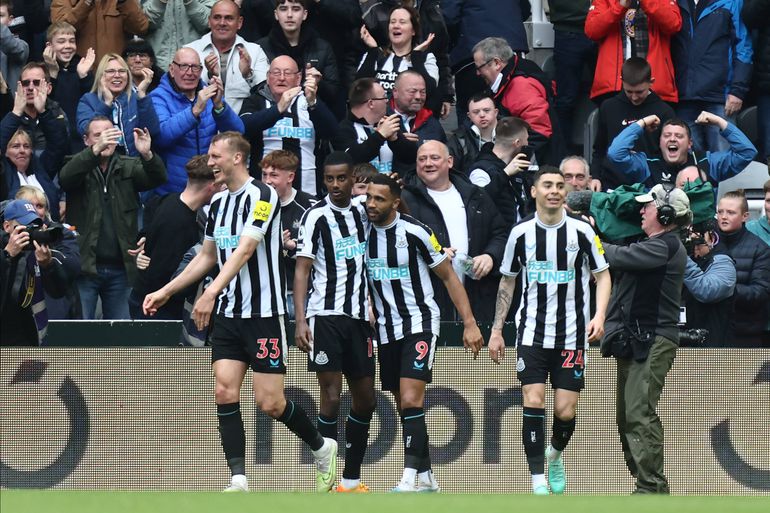 Newcastle United Players Celebrating their equalizer against Southampton
