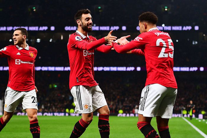 Bruno Fernandes celebrate a goal for Manchester United vs Aston Villa.