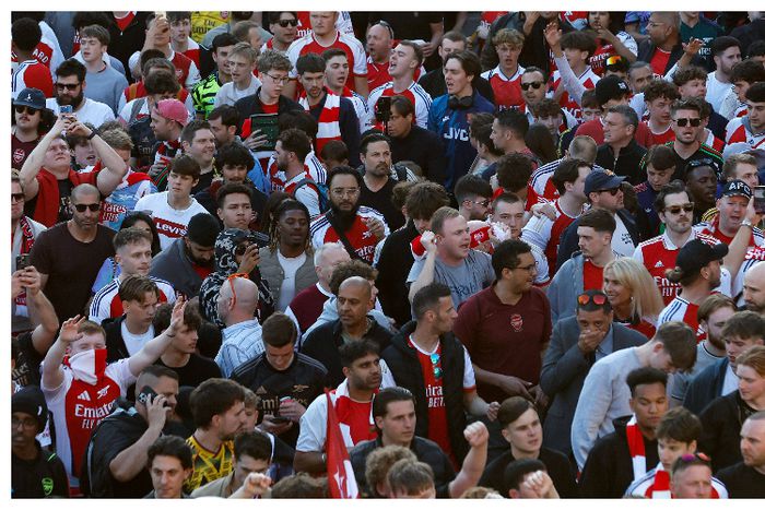 Man United legend slams Arsenal fans