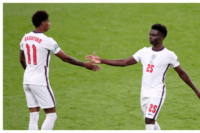 Ola Aina names two England stars