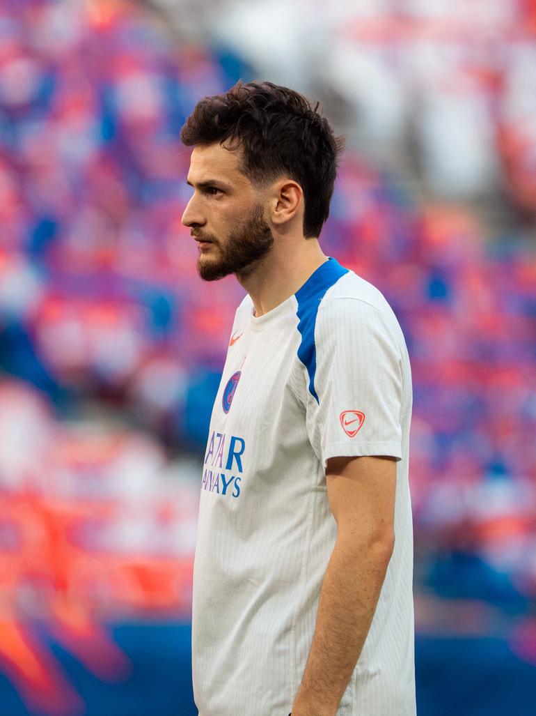 Kvaratskhelia is overperforming in the UCL.