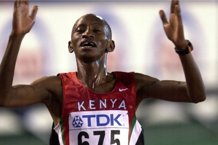 Charles Kamathi after winning the 10,000m at the 2001 World Championships