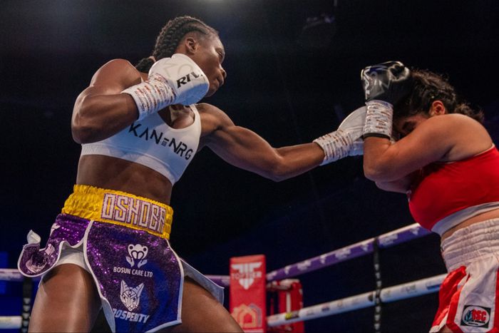 Nigeria's Elizabeth Oshoba continues to dominate women's boxing with a 3rd round knockout win against Argentina's Agustina Marisa for 8th career win.