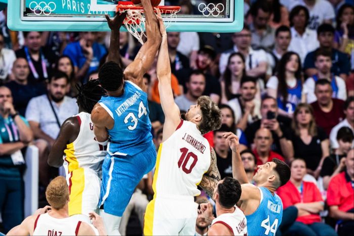 In their 2nd Paris 2024 Olympics game, Nigerian Freak Giannis Antetokounmpo lost again as Spain beat Greece.