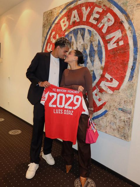 Luis Diaz and his wife Geraldine Ponce after signing his contract as new Bayern Munich player