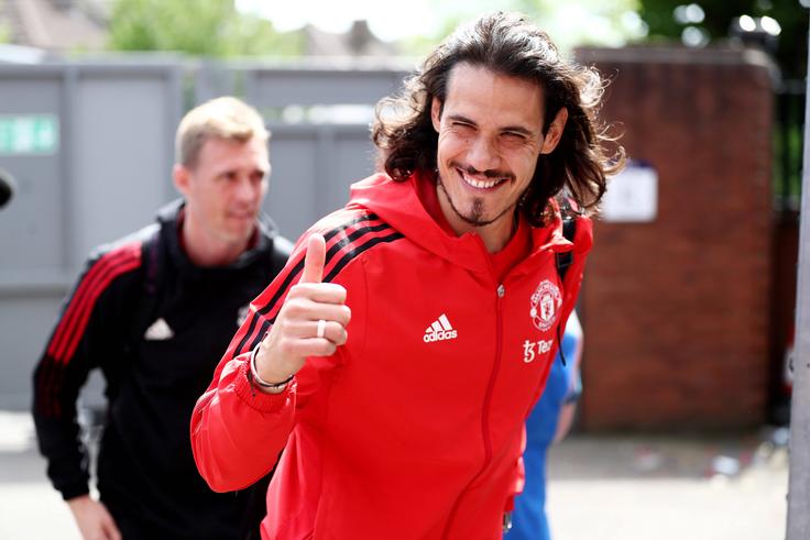 Cavani joins Valencia after being clubless for a while