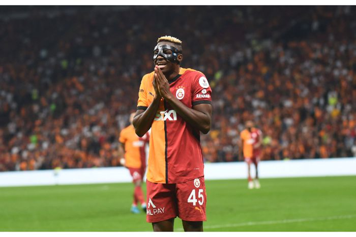 Victor Osimhen heaps praise on teammate Sara