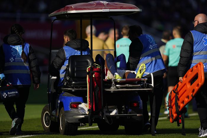 Alejandro Balde being stretchered off during Barcelona's match against Las Palmas | Imago