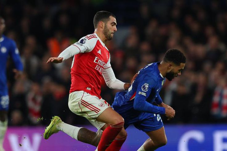Reece James and Mikel Merino in Chelsea vs Arsenal || Image credit: Imago