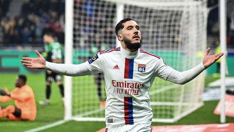 Man City begin talks to sign French star as De Bruyne's replacement