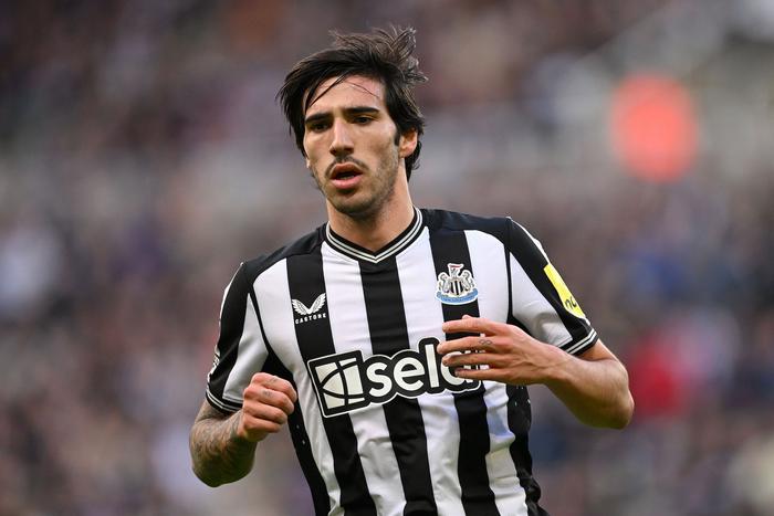 Tottenham's £80 million bid for Sandro Tonali rejected