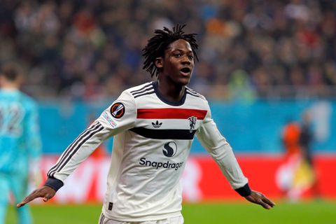 Joshua Zirkzee Calls Out Manchester United Fans who Left Before Crazy End to Europa League Win