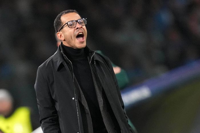 Chelsea manager Liam Rosenior || imago