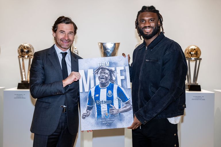 Moffi signs for Porto || X