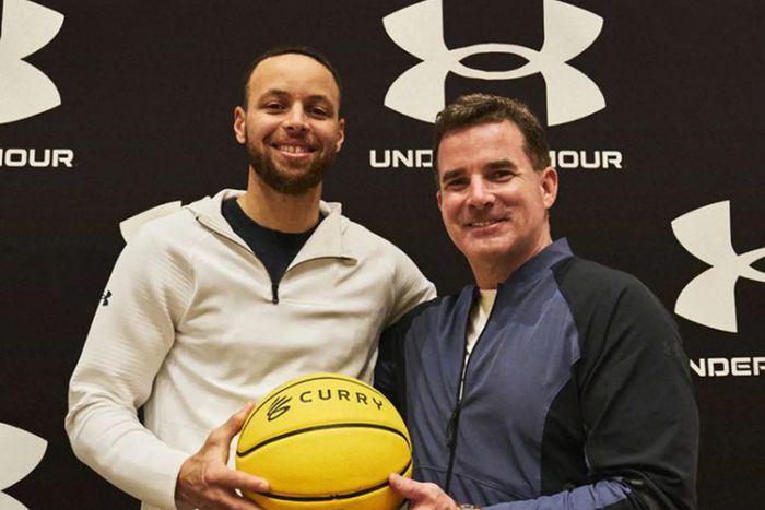 Warrors star Steph Curry signs extension with Under Armour