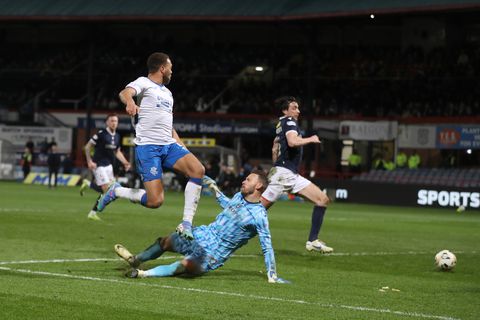 Dessers decided a 7-goal thriller for Rangers.