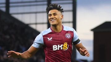 Manchester United must make record-breaking offer to sign Aston Villa striker Ollie Watkins