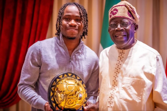 In Lagos, Ademola Lookman met up with President Tinubu to present his African Best award.