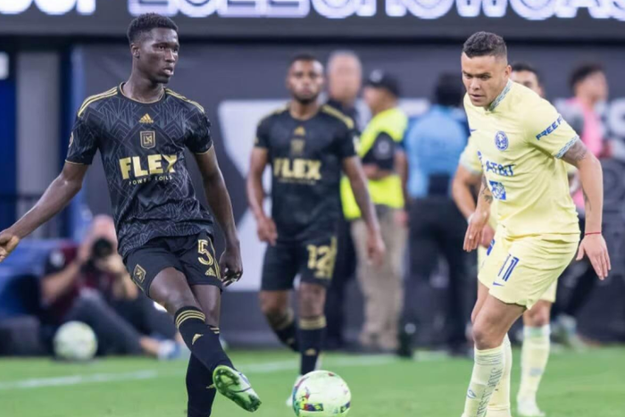 Senegalese defender Mamadou Fall || Image credit: Imago