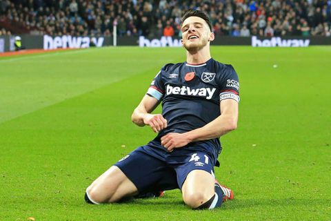 West Ham crush 10-man Villa to strengthen top-four position