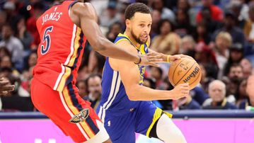 No help, No problem: Curry erupts for 42 to send Warriors past Pelicans