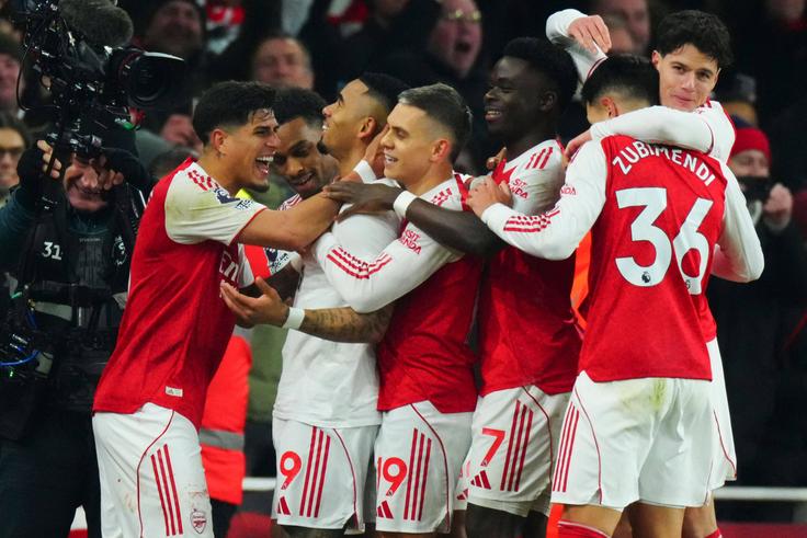 Arsenal celebrate Gabriel Jesus' goal against Aston Villa | Imago