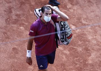 Roland Garros: Dominic Thiem sa naďalej trápi, skončil už v 1. kole. Vypadol aj Gombos