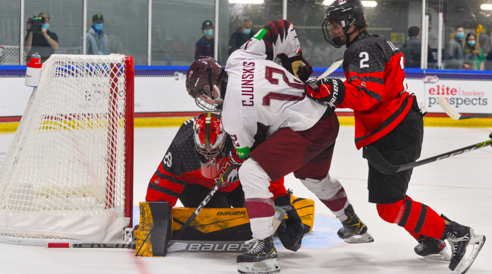 MS v hokeji U18: Kanada - Lotyšsko.