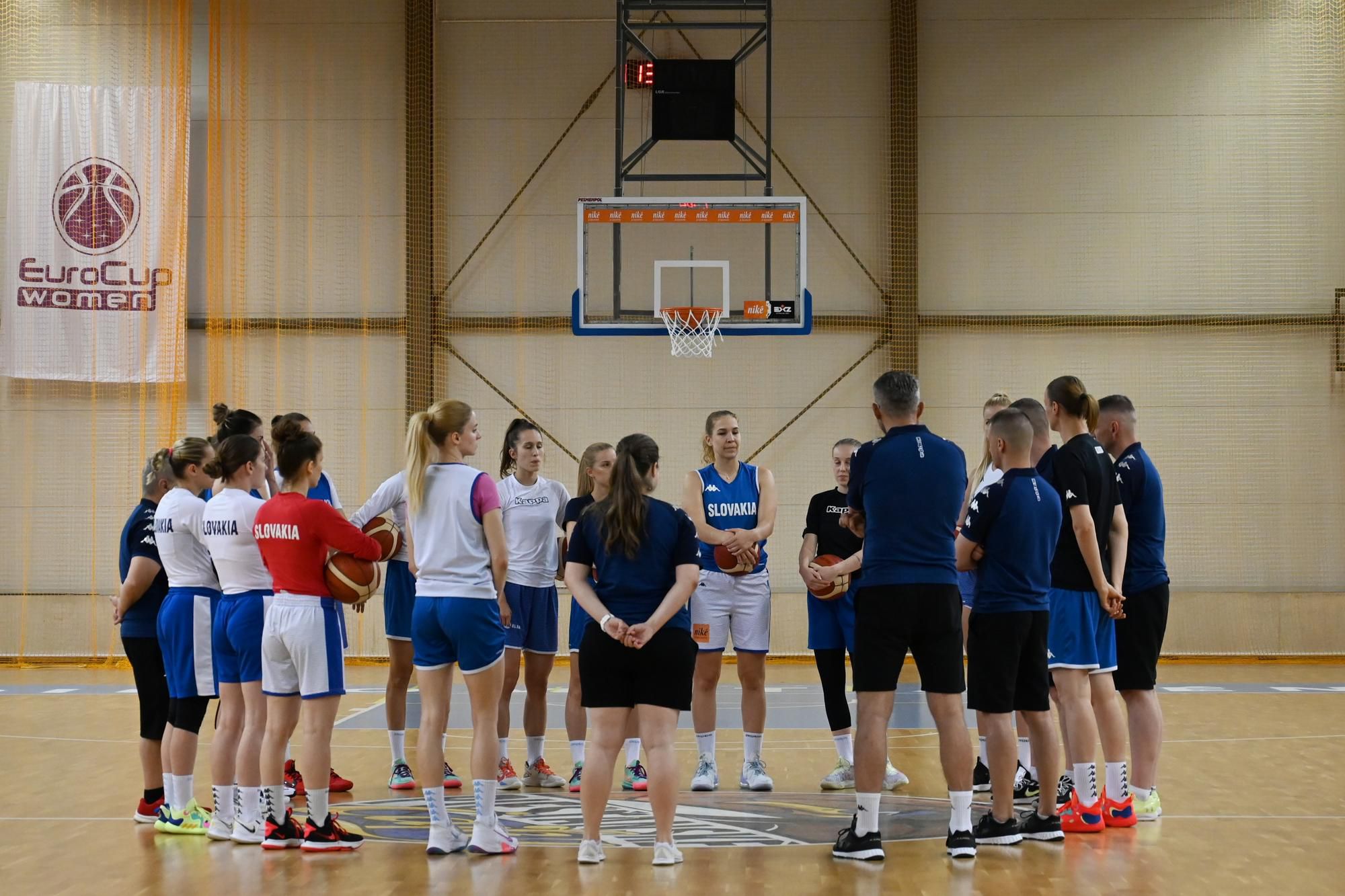 Slovenské basketbalistky na tréningu