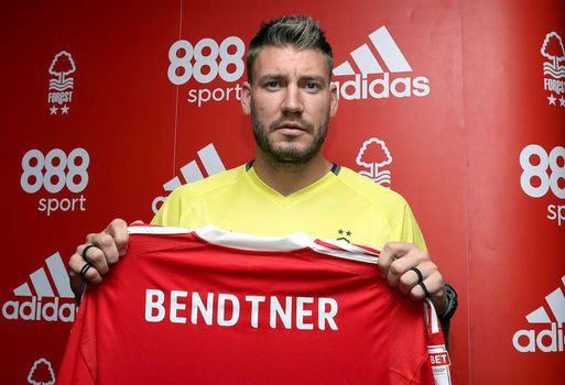 „Lord“ Bendtner oficiálne ukončil profesionálnu kariéru