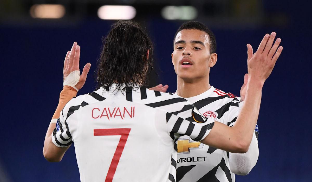 Futbalisti Manchestru United Edinson Cavani a Mason Greenwood