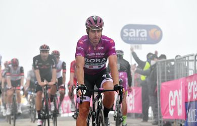 Giro: Peter Sagan dnes išiel vlastným tempom, upršanú 15. etapu ovládol Victor Campenaerts