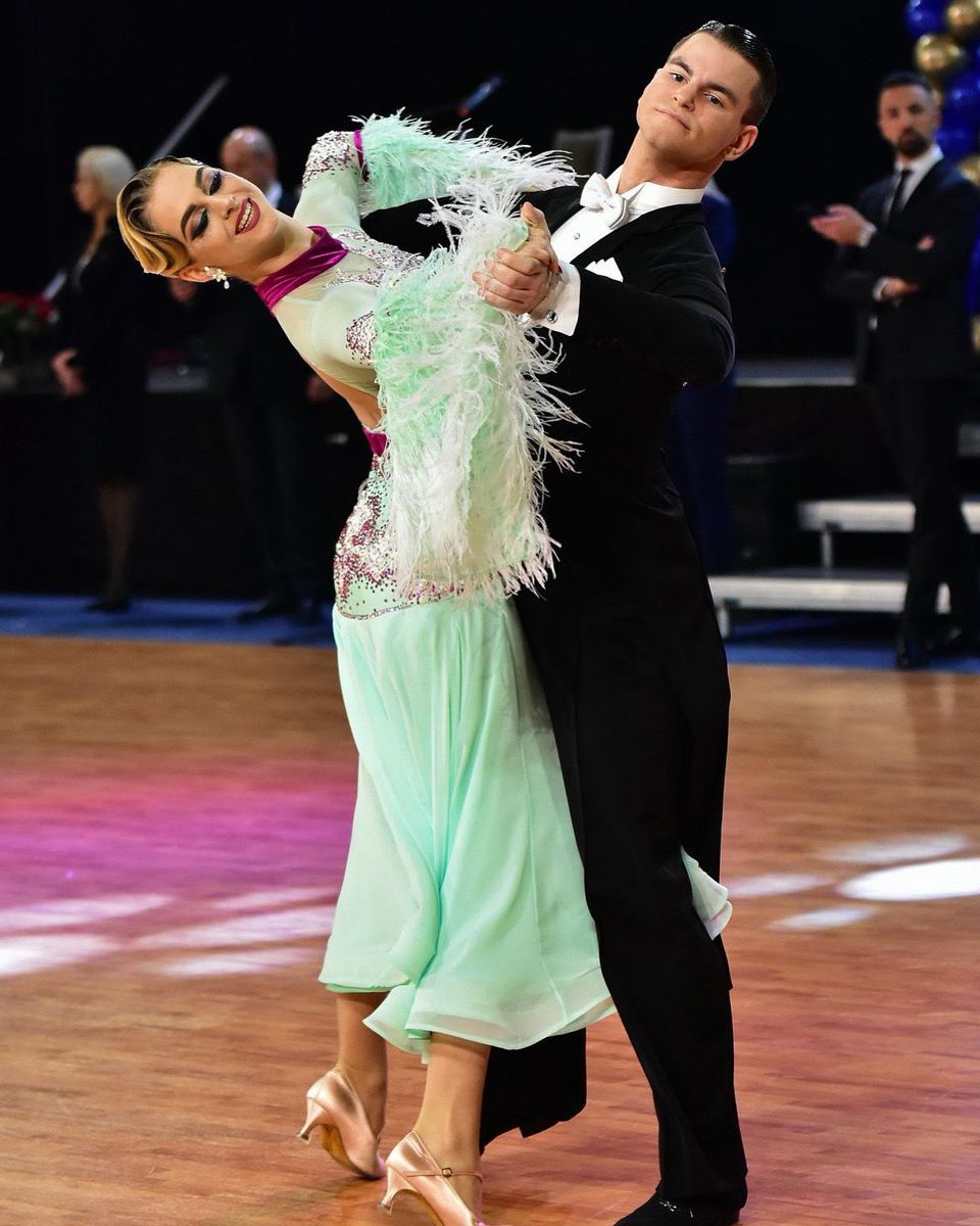 Slovenská reprezentantka v tanečnom športe Simona Pavlovičová s partnerom Jaroslavom Jesenským.