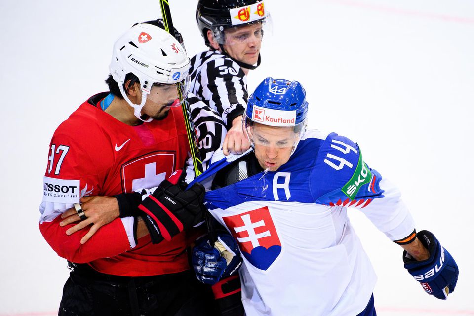 MS v hokeji 2021: Švajčiarsko - Slovensko (Jonas Siegenthaler, Mislav Rosandič)