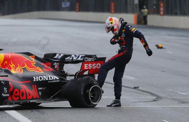 VC Azerbajdžanu: Absolútna pohroma pre Verstappena aj Hamiltona, veľké víťazstvo Péreza