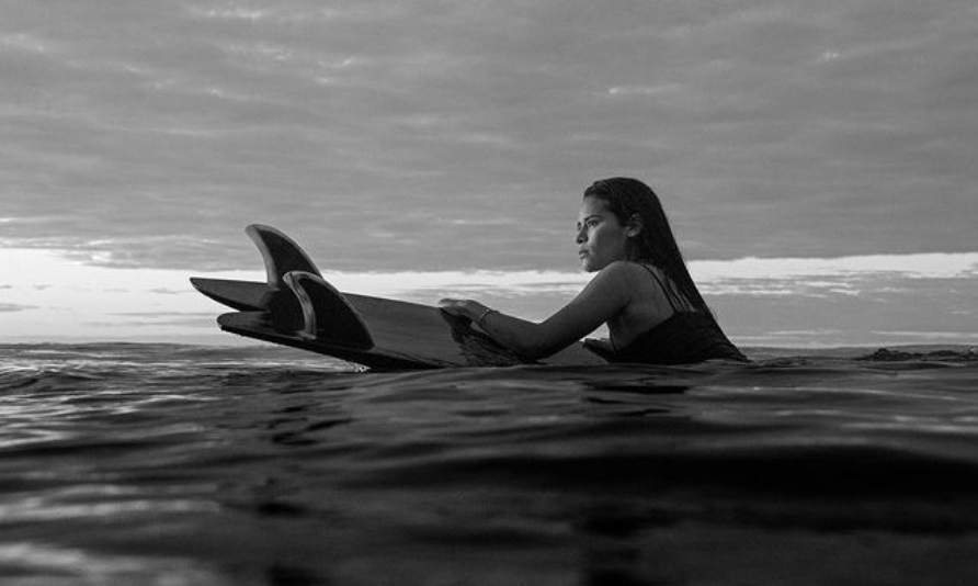 Salvádorská surfistka Katherine Diazová.