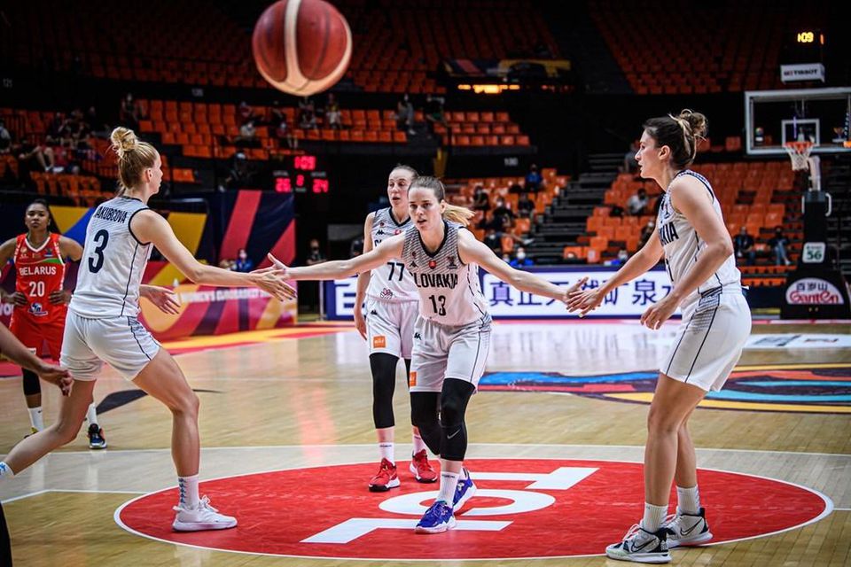 Slovenské basketbalistky v zápase ME proti Bielorusku