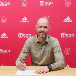 Tréner Erik ten Hag zostáva v Amsterdame, s Ajaxom predĺžil zmluvu do roku 2023