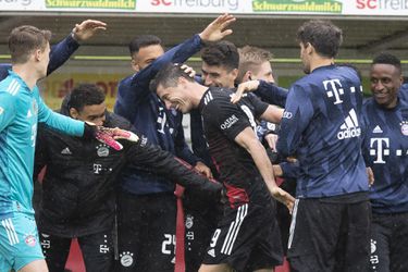 Pekaríková Hertha sa zachránila, Robert Lewandowski vyrovnal rekord Gerda Müllera