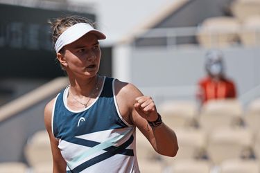 Roland Garros: Krejčíková prvýkrát postúpila do semifinále. Swiateková neobháji titul