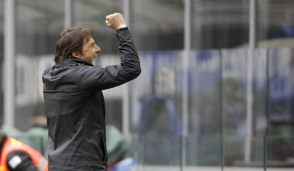 Tréner Interu Miláno Antonio Conte