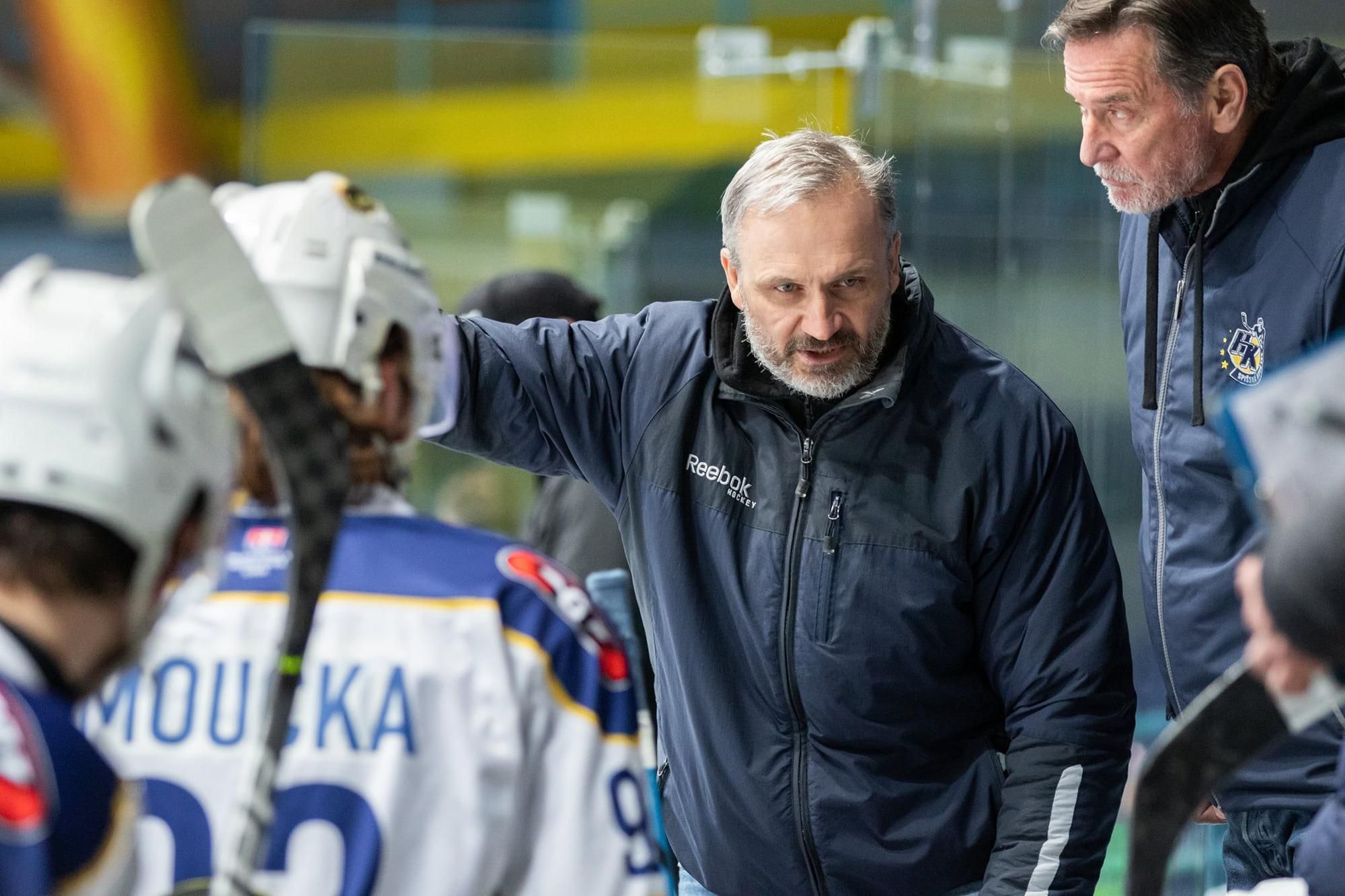 Spišiaci zažijú extraligový comeback pod vedením trénerskej dvojice Miroslav Mosnár (vľavo) – Róbert Spišák (vpravo).