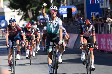 Vychutnajte si víťazný špurt Petra Sagana v 10. etape Giro d'Italia