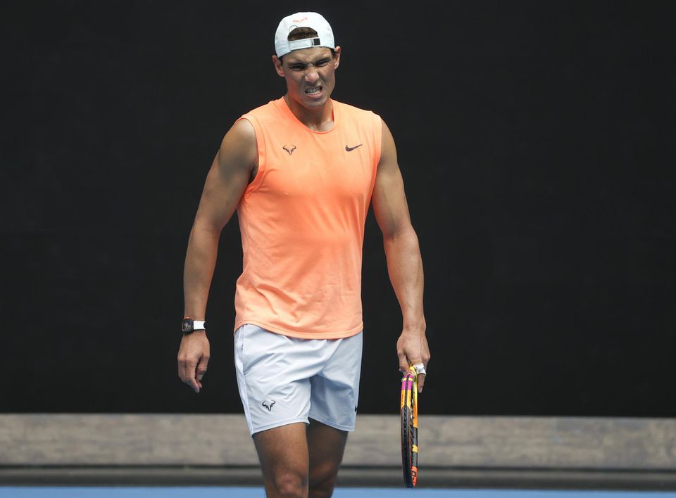 Rafael Nadal počas tréningu pred Australian Open v austrálskom Melbourne