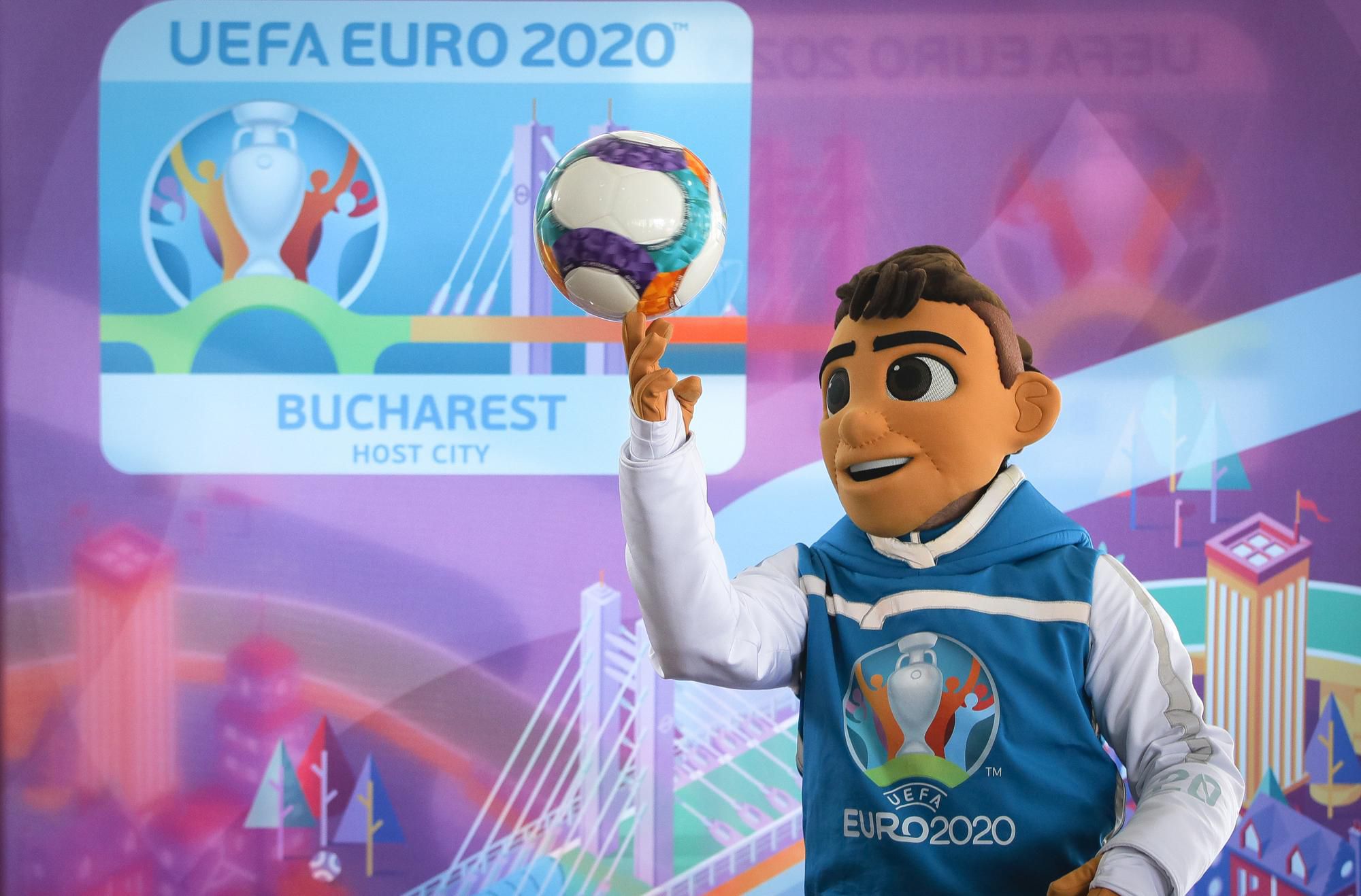 Maskot EURO 2020 Skillzy.